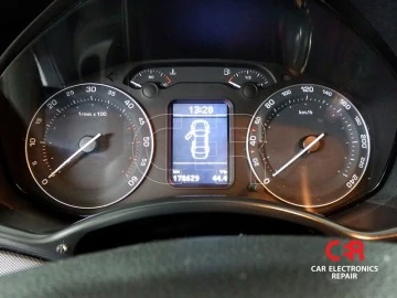 Oprava prístrojovej dosky Škoda Octavia II