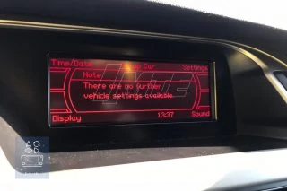 Oprava autorádia Audi A4 B8 symphony - display