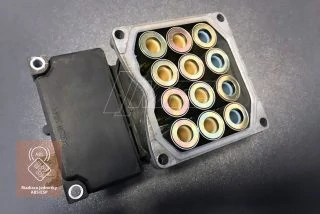 Oprava riadiacej jednotky ABS Bosch 5.3 - spodná strana