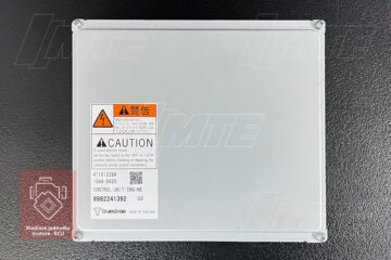 Riadiaca jednotka Transtron 1049-D420 (8982241392) z vozidla Isuzu D-Max 2.5TD – pohľad na jednotku pred demontážou krytu