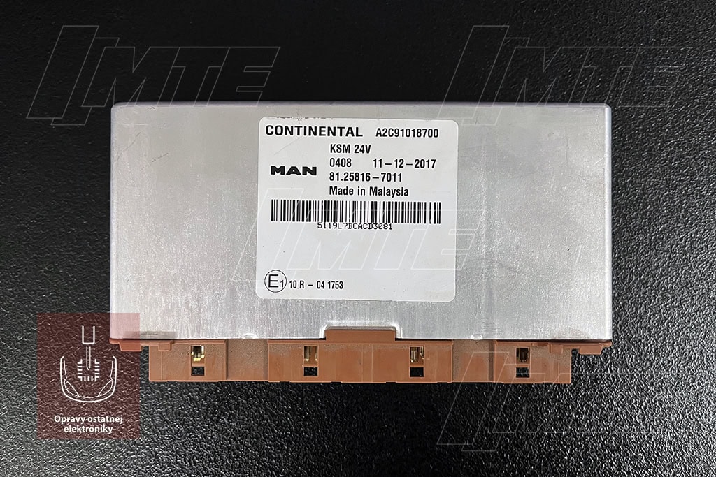 Riadiaca jednotka MAN KSM (A2C91018700 / 81.25816-7011) v robustnom hliníkovom puzdre, ktoré ju chráni pred mechanickým poškodením a vonkajšími vplyvmi.