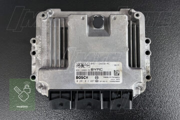 Predmet opravy: Typická riadiaca jednotka Bosch EDC16C34 (napr. verzie 0281012487 / 8M51-12A650MC), ktorá je srdcom vozidiel ako Ford Focus II alebo C-Max. Práve pri týchto jednotkách na platforme CAN1 PATS často dochádza k strate synchronizácie imobilizéra.