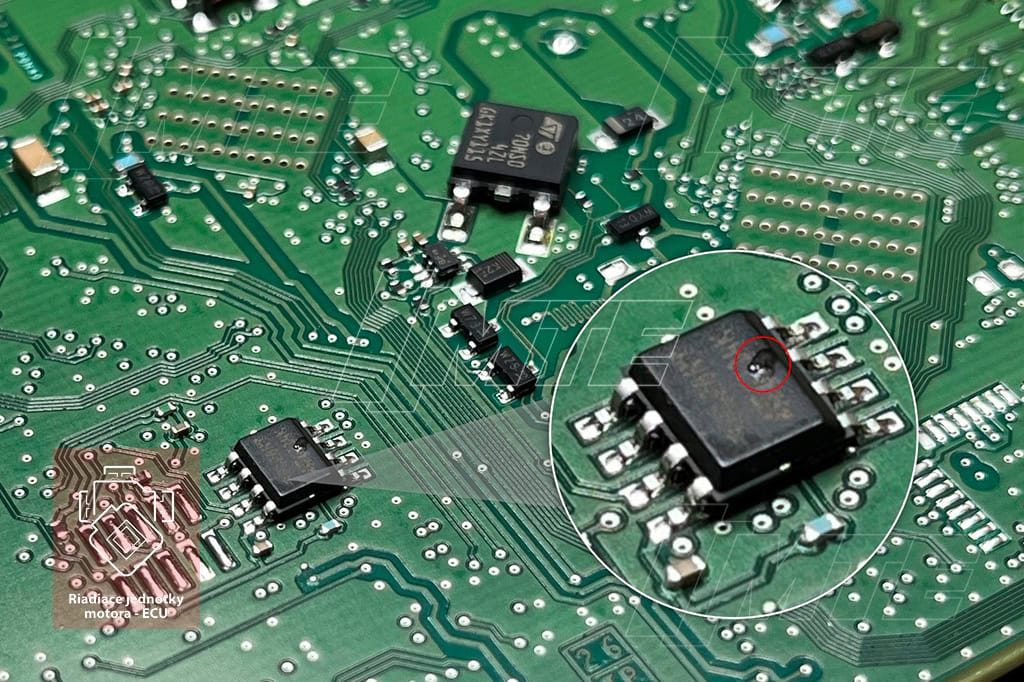 Detailné poškodenie EEPROM pamäte v riadiacej jednotke airbagov (SRS) spôsobené prepätím