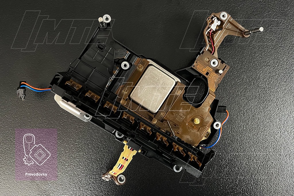 Riadiaca jednotka prevodovky ZF 8HP45 Bosch 0260550108 — pohľad z prvej strany