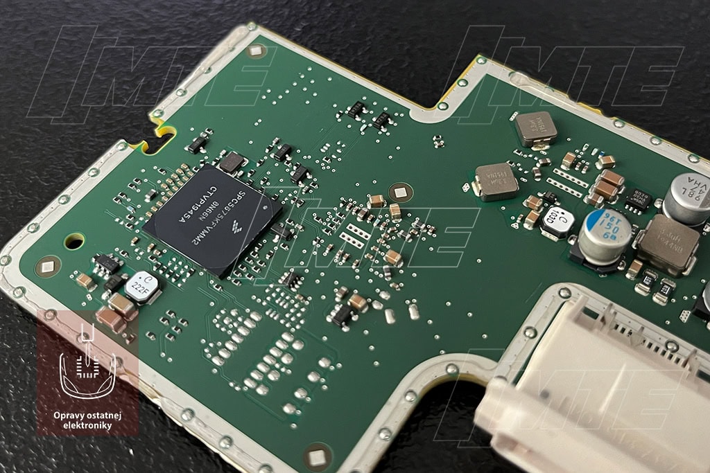 Detail procesora STMicroelectronics SPC5675 na základnej doske kamery KAFAS